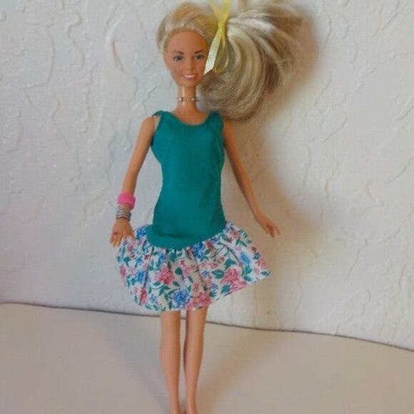 1997 Sabrin Teenage Witch Doll Hasbro with Barbie Dress Blond Blue Eyes VTG - Picture 4 of 12